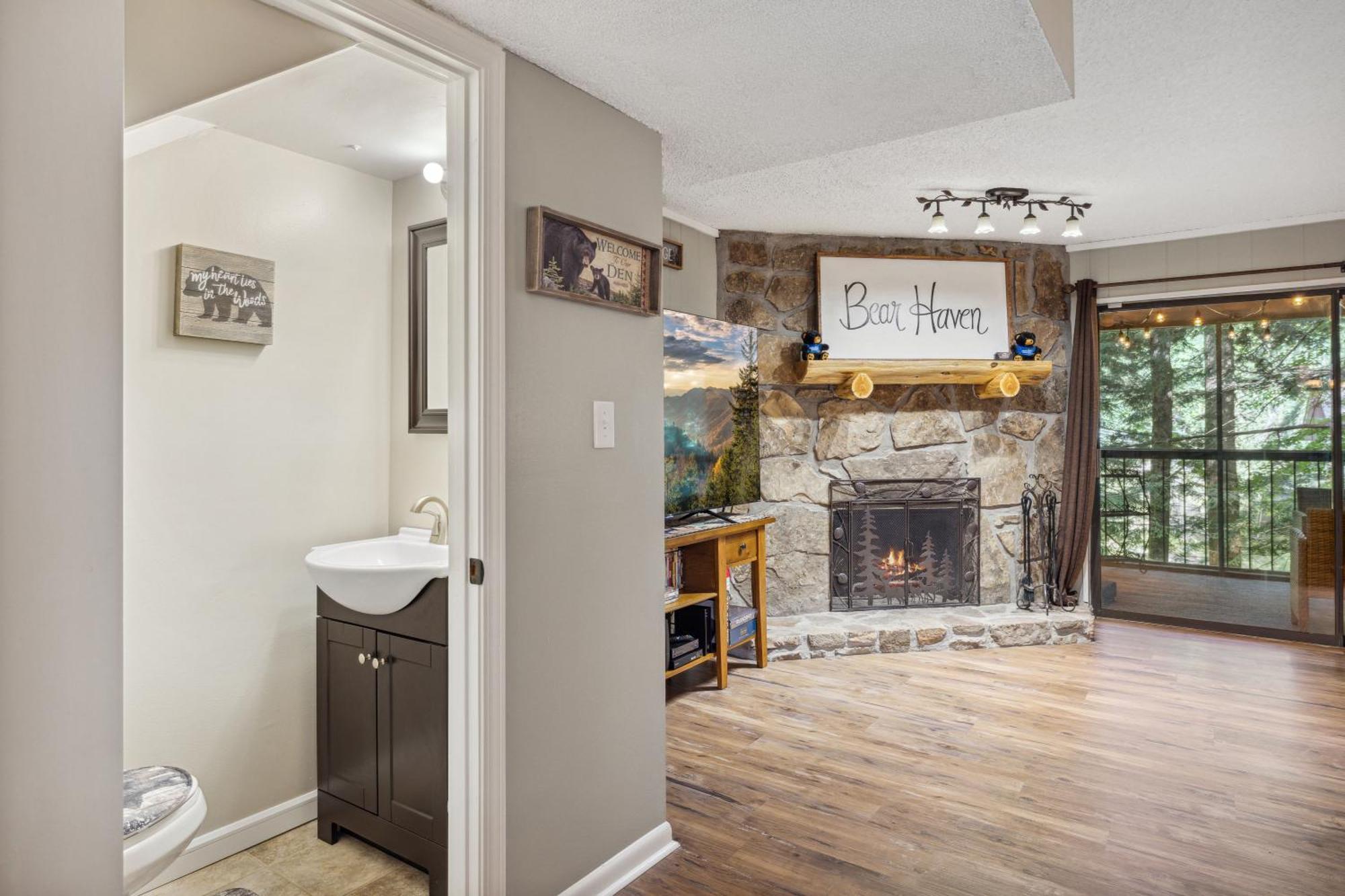 Obear Mountain Is A Newly Updated Condo In Chalet Village Of Gatlinburg! Экстерьер фото