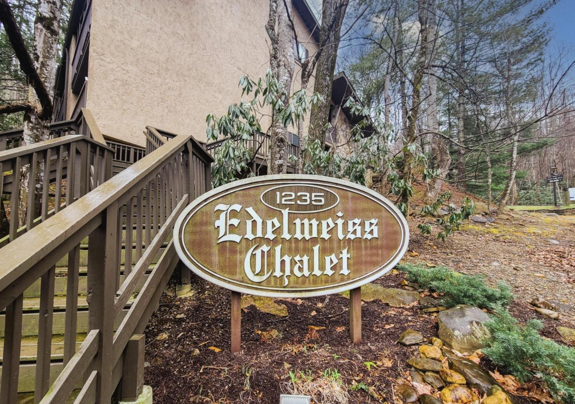 Obear Mountain Is A Newly Updated Condo In Chalet Village Of Gatlinburg! Экстерьер фото